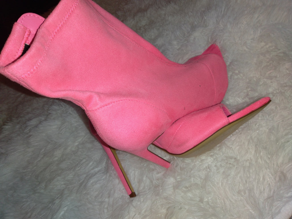 Pretty in pink size-8